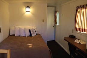 Red Caboose Motel