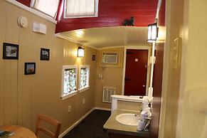 Red Caboose Motel