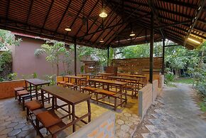 Palm Village Resort & Spa