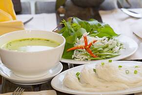 Palm Village Resort & Spa