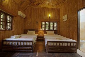 Palm Village Resort & Spa