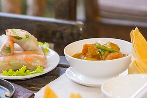 Palm Village Resort & Spa