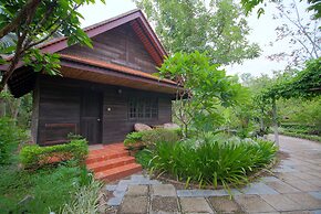 Palm Village Resort & Spa