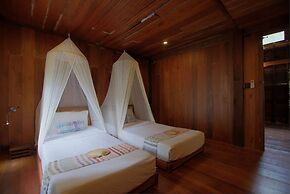 Palm Village Resort & Spa