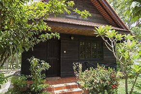 Palm Village Resort & Spa