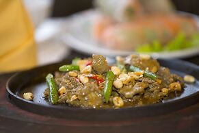 Palm Village Resort & Spa