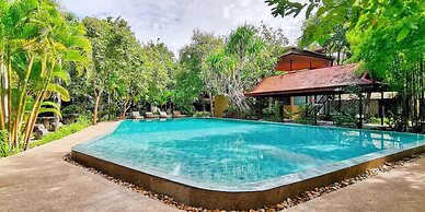 Palm Village Resort & Spa