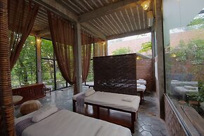 Palm Village Resort & Spa