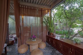 Palm Village Resort & Spa