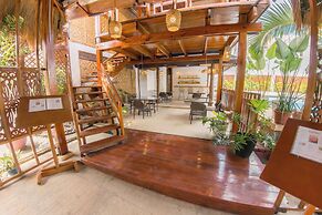 Palms Cove Resort
