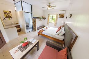Palms Cove Resort