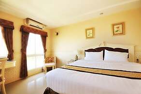 The Airport Greenery Hotel