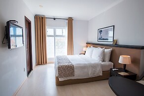 The Alcove Library Hotel