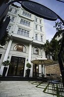 The Alcove Library Hotel