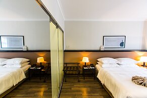 The Alcove Library Hotel