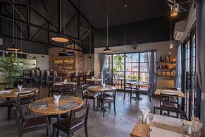 The Alcove Library Hotel