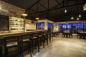 The Alcove Library Hotel