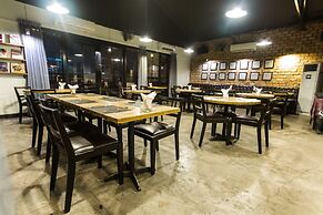 The Alcove Library Hotel