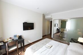 The Alcove Library Hotel