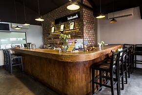 The Alcove Library Hotel