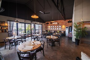 The Alcove Library Hotel