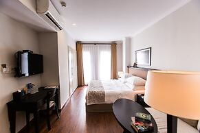 The Alcove Library Hotel