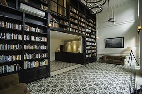 The Alcove Library Hotel
