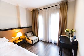 The Alcove Library Hotel