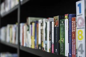 The Alcove Library Hotel