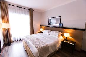 The Alcove Library Hotel