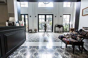 The Alcove Library Hotel