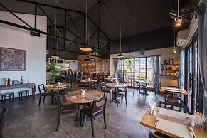 The Alcove Library Hotel