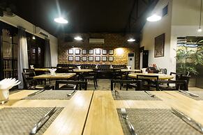 The Alcove Library Hotel