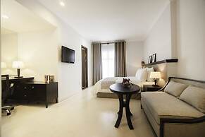 The Alcove Library Hotel