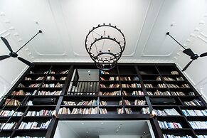 The Alcove Library Hotel