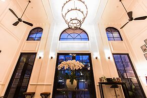 The Alcove Library Hotel