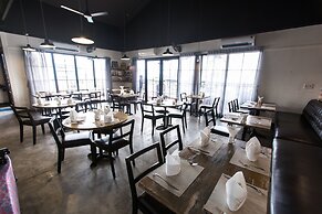 The Alcove Library Hotel