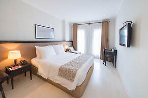 The Alcove Library Hotel