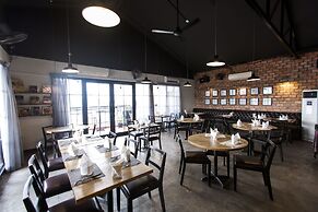 The Alcove Library Hotel