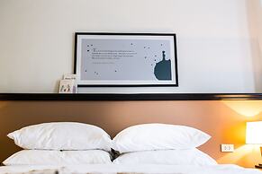 The Alcove Library Hotel