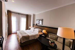 The Alcove Library Hotel