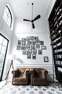 The Alcove Library Hotel