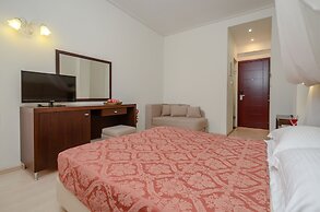 Aeolis Boutique Hotel