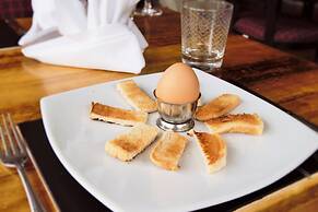 The Bridge of Cally Hotel