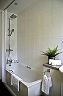 The Bridge of Cally Hotel