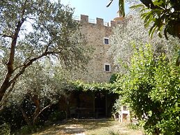 Castello di Cisterna