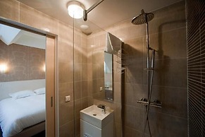 Logis Hôtel Le Chene Dore