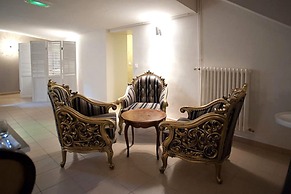 Logis Hôtel Le Chene Dore