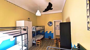 Hostel Mondpalast
