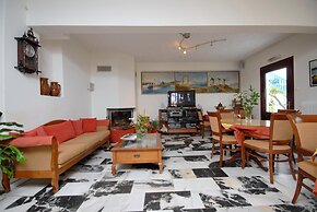 Barbouni Hotel & Studios